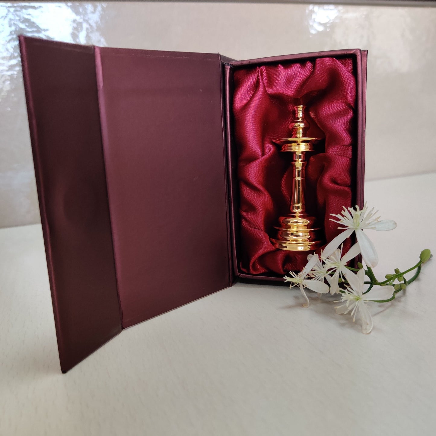 Tanishq gold plated lamp