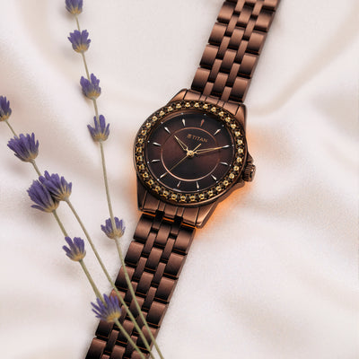 Titan Women Brass Round Shape Watches(9798QM01)