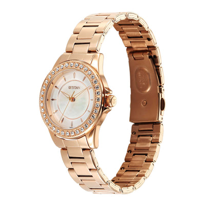 Titan Women Brass Round Shape Watches(9798WM05)