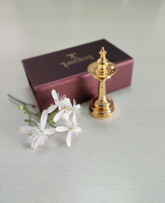 Tanishq: Gold Lamp